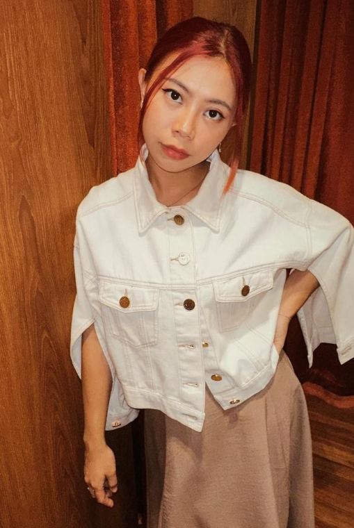 Tabita Larisa Mengenakan Milage Knit Tunic