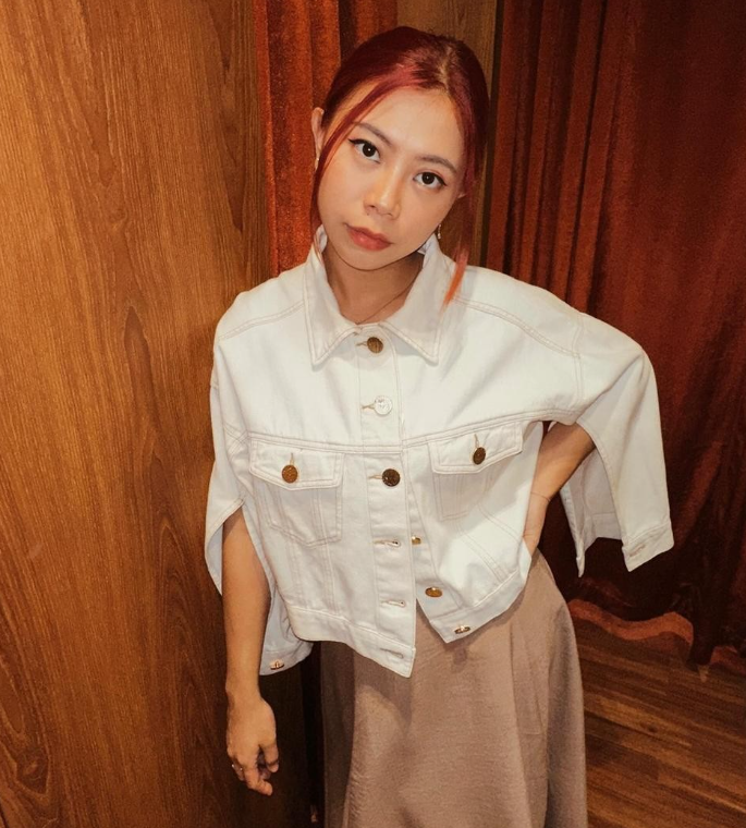 Tabita Larisa Mengenakan Milage Knit Tunic