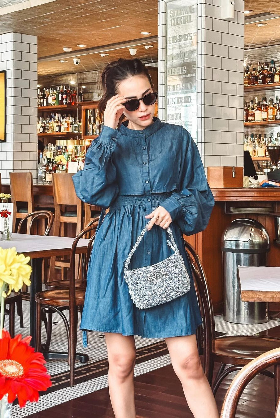 Paullaul mengenakan Delwyn Denim Shiring Mini