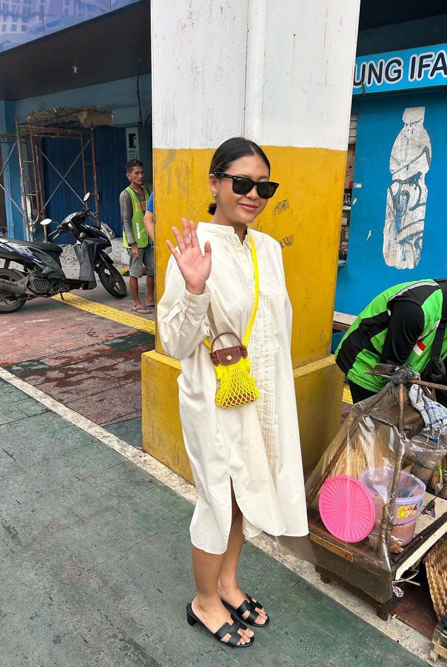 Dress Casual Wanita Jonka Pin Tuck Dress dikenakan oleh Wina