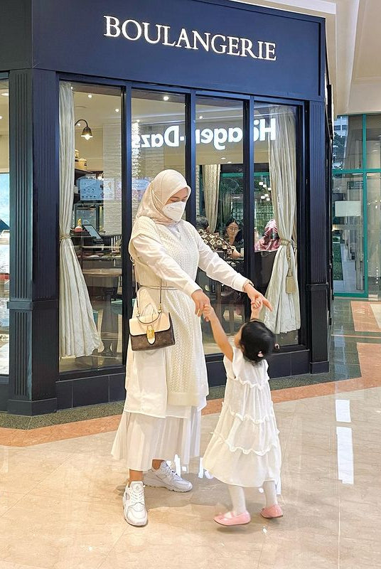 Baju One Set Zenovia - Styling by Azmi