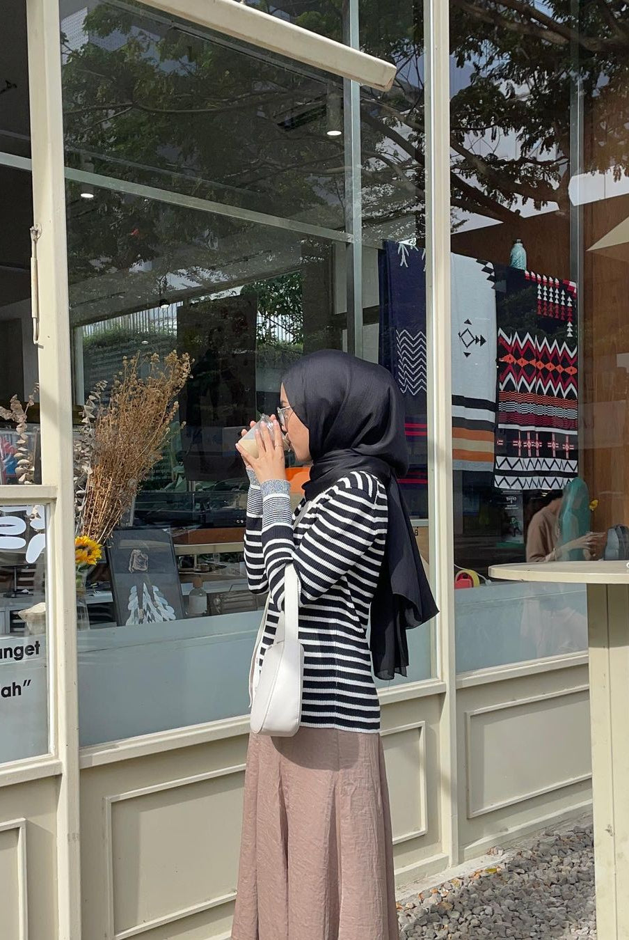 Atasan Rajut Quita Border Knit Cardigan - Styling by Fitra