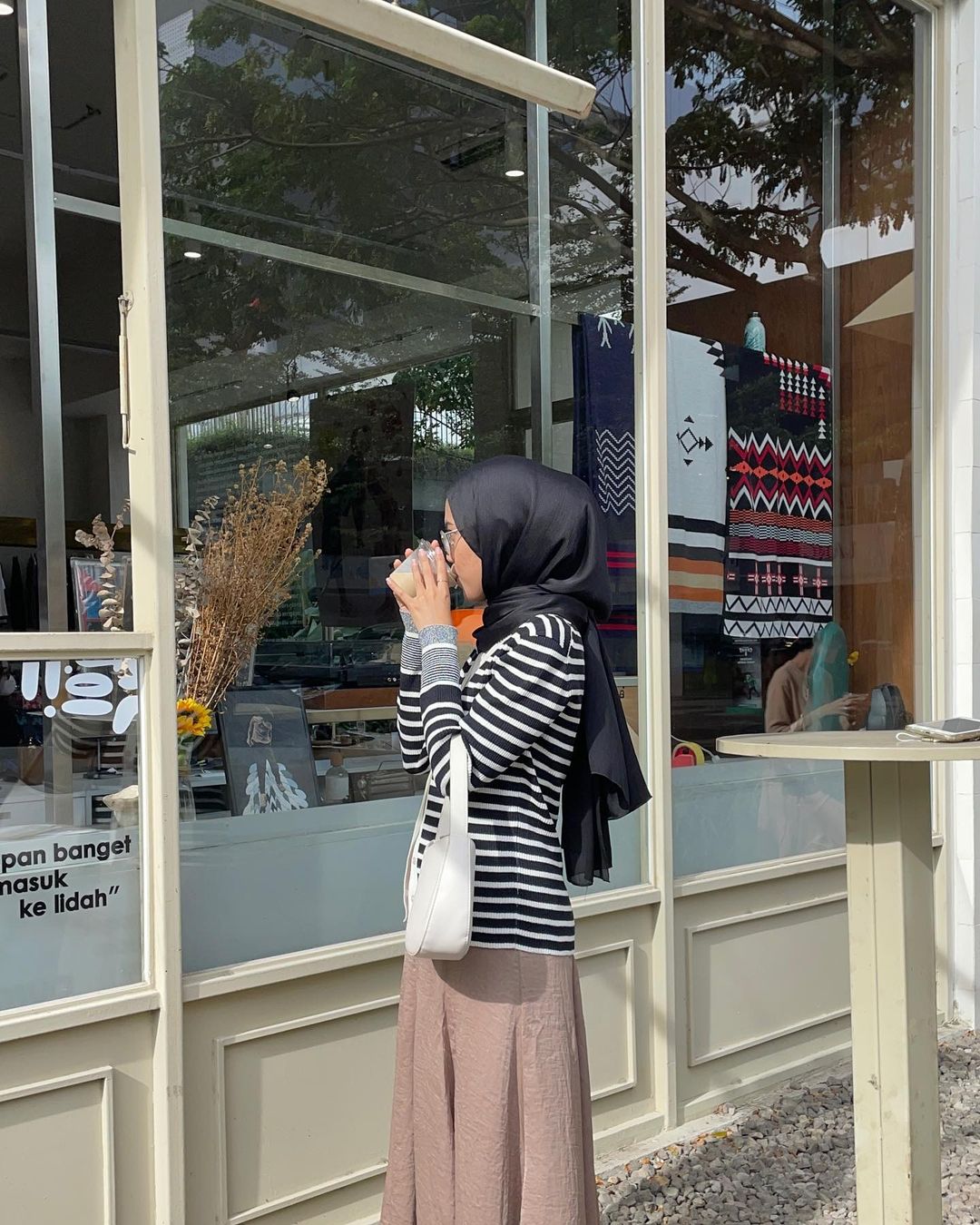 Atasan Rajut Quita Border Knit Cardigan - Styling by Fitra