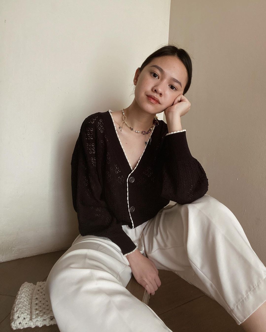 Cardigan kekinian Cameron Openwork - Styling by Michelle Gunawan