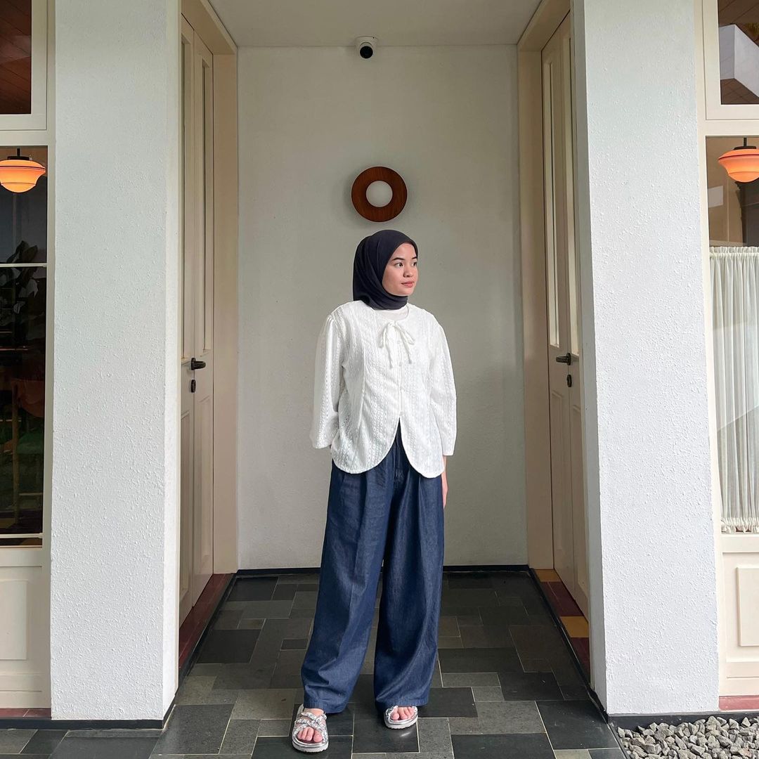 Kulot Jeans Doreen Denim Paperback Pants - Styling by Nala