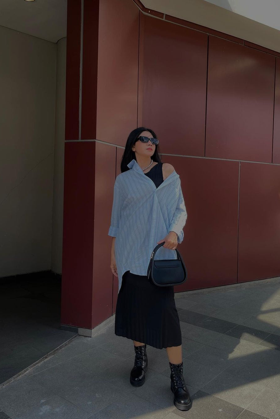 Kemeja Garis Garis Wanita Amity Stripeds Overshirt - Styling by Olivia