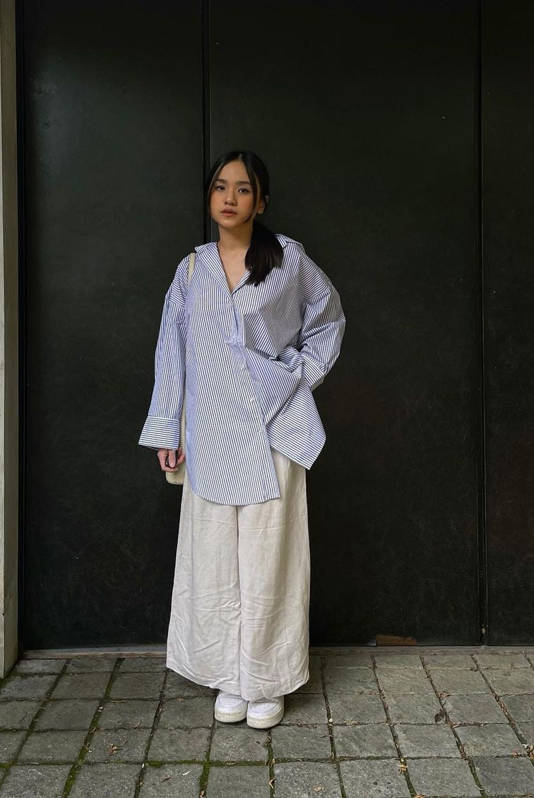 Model baju tunic Aichi Shirt - Styling by Valerie Florenzya