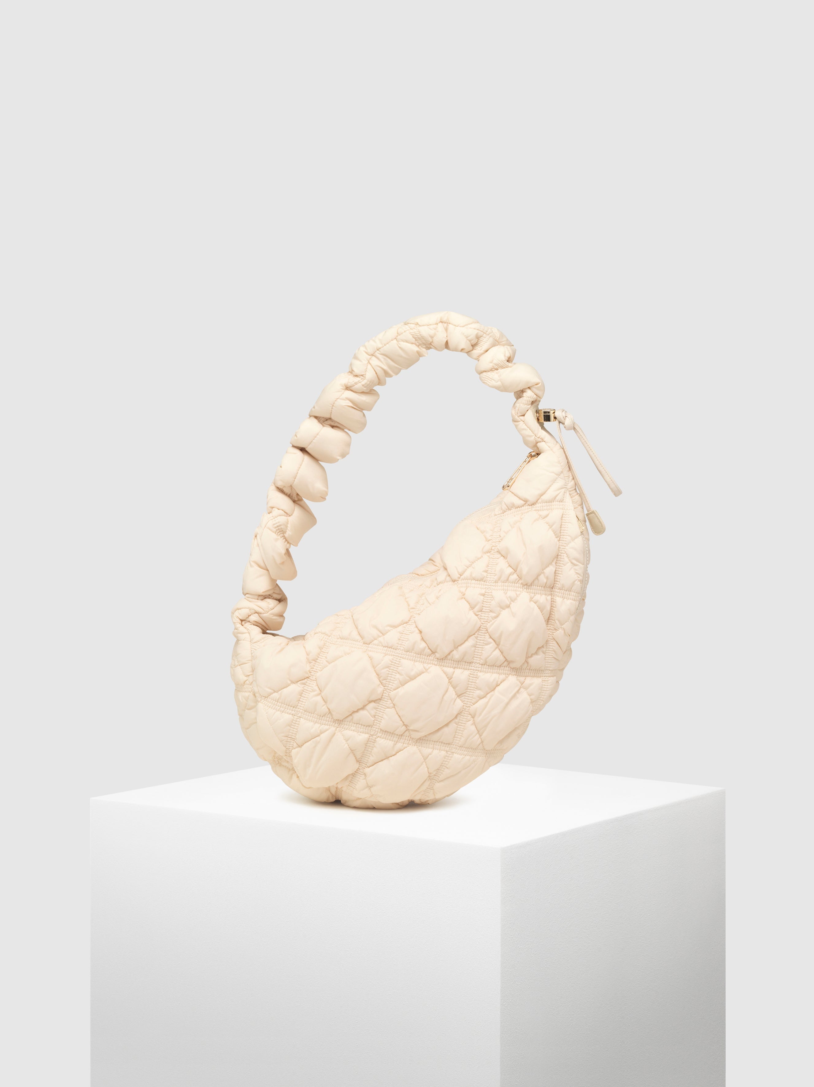 Carlyn Bag Korea - Cozy L - Gold: "Gold Cozy L Bag"