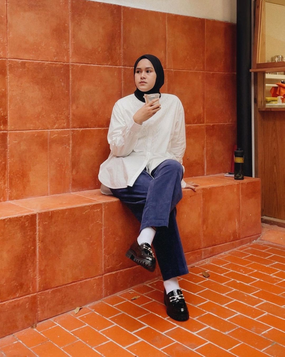 Kemeja Tunik Kiyomi Band Collar Shirt - Styling by Icha Fria