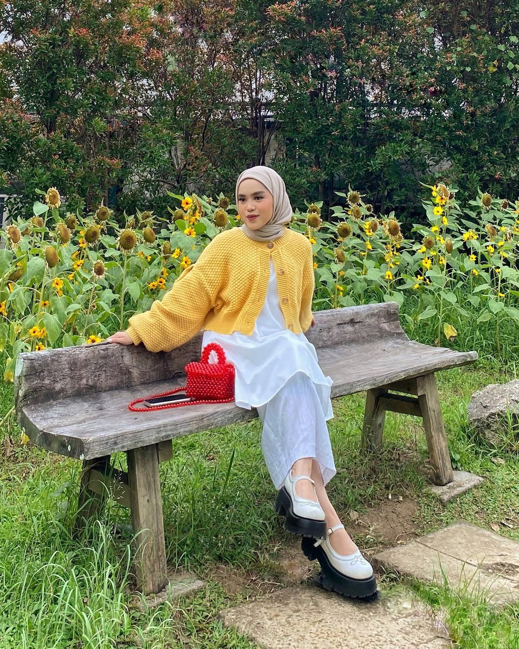 Raihanand mengenakan Averil Set