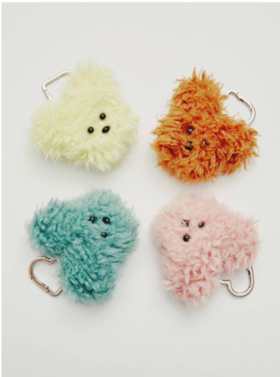 人気★ CARLYN ★FLUFFY KEYRING 4 COLOR J73301010 人気☆ CARLYN ☆FLUFFY KEYRING 4 COLOR J73301010 (CARLYN